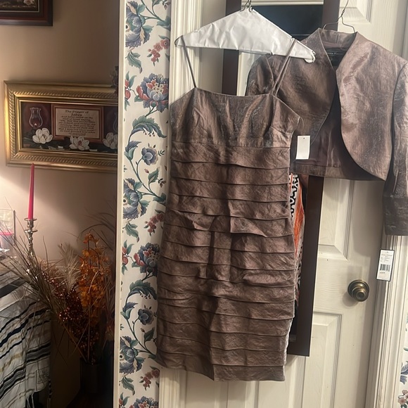 Party Dress Mini - Picture 3 of 3